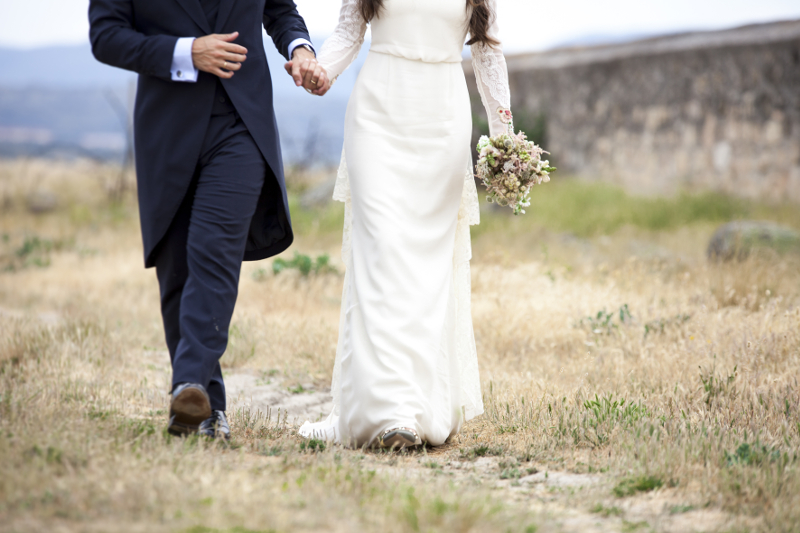 Ramo de novia con astilbe, alhelí y dragonaria