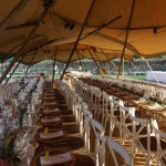 Decoración mesa de boda con guirnalda de boj