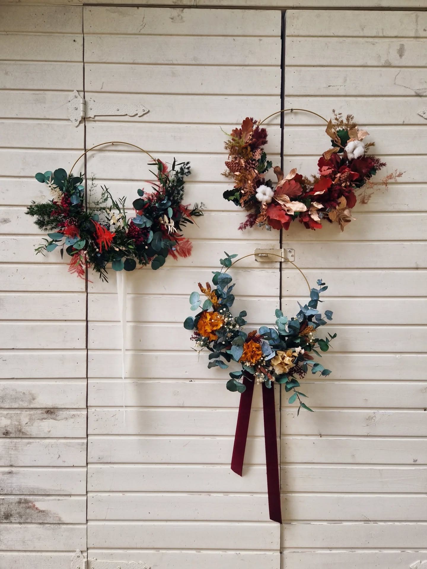 La Navidad empieza en la puerta de casa.

Una corona bien elegida transmitirá se