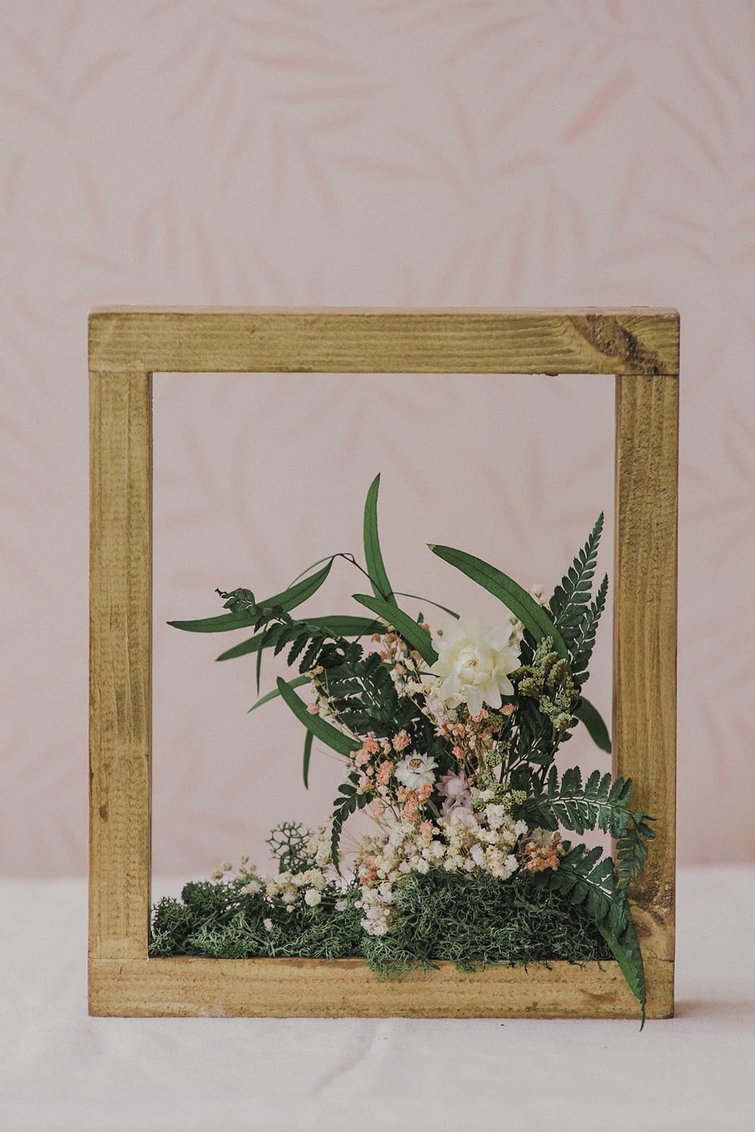 Marco floral madera