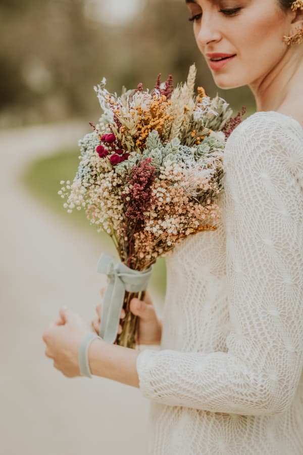 Ocho modelos de ramos de novia de flores preservadas