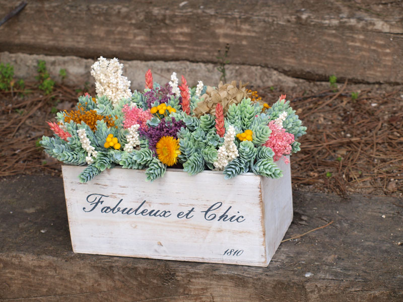 Flores en caja de madera - Flores en el Columpio