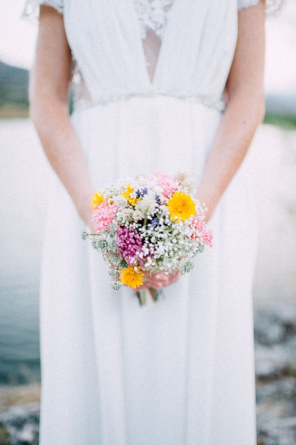Ramo de novia pequeño y colorido