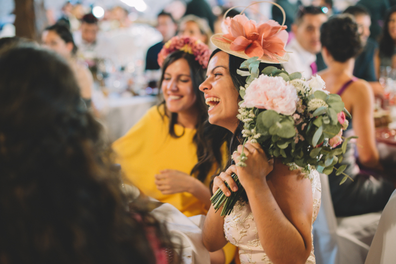 Ramo de novia con eucalipto, peonias y rosas ramificadas