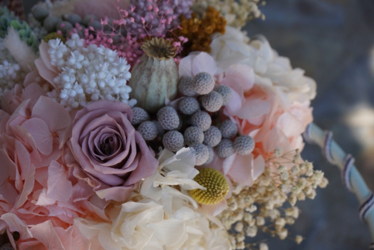 Flores preservadas en tonos pastel