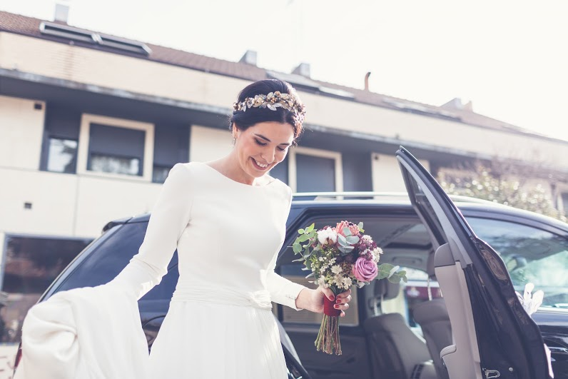 Ramo con hortensias claveles y proteas