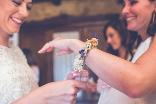 Ramo de novia con flores preservadas y base de eucalipto