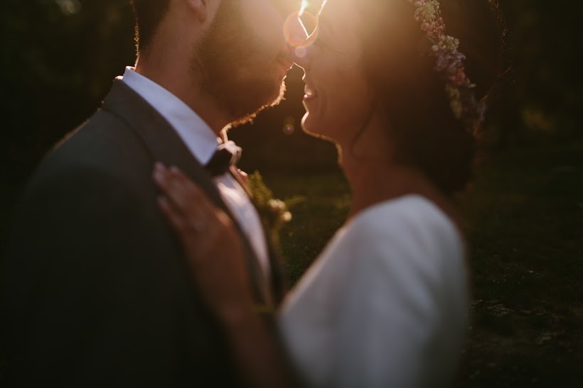 Ramo con cardos y peonías, silvestre pero delicado