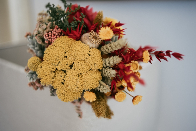 Ramo de flores preservadas sencillo y natural