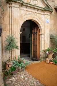 decoracion de iglesia para bodas sencillas
