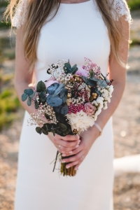 Ramo de flores preservadas o naturales