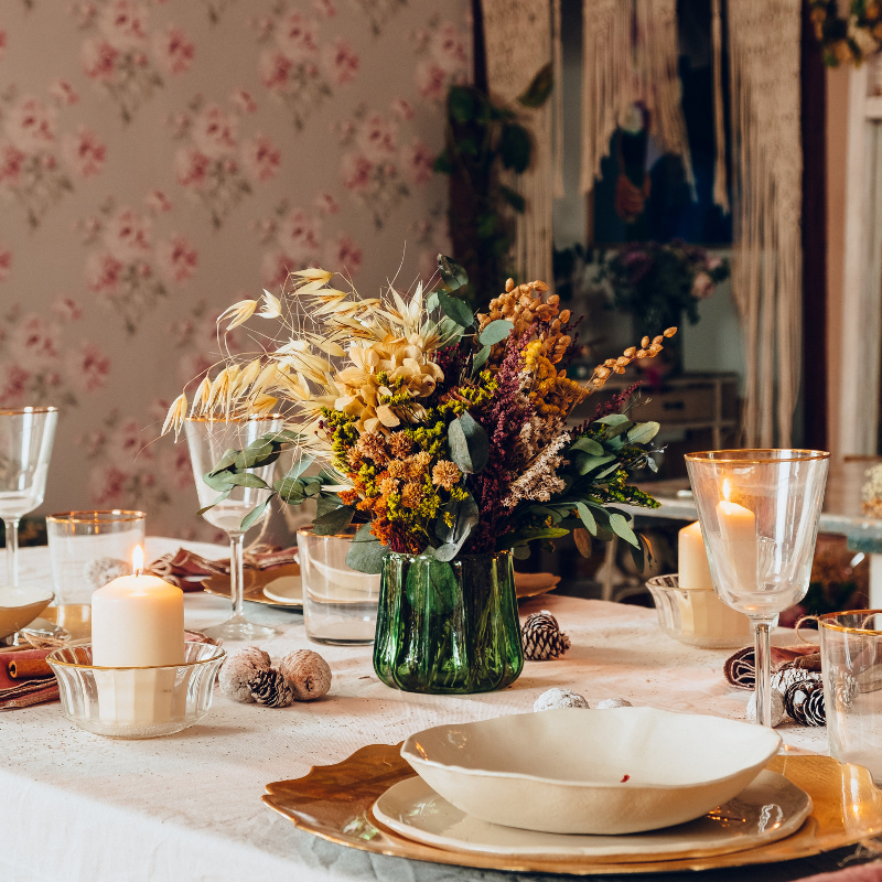 Centro de flores para la mesa de Navidad