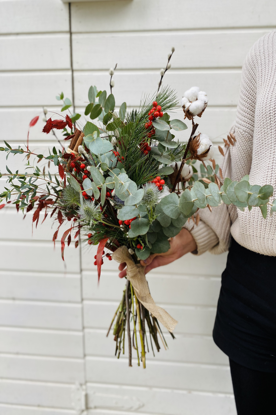 Ramo navideño de flores naturales - Imagen 4