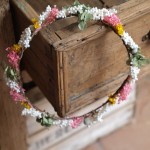 Corona de flores silvestres