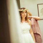 Corona de colores suaves con un toque silvestre