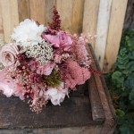 Ramo de novia romántico en tonos pastel