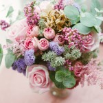 ramo de novia con eucalipto, estatice, rosas, ....