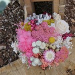 Ramo de novia con flores preservadas y secas