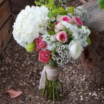 Ramo de novia con una hortensia blanca