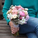 Ramo de novia con rosas de pitiminí y brunia