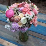 Ramo de novia con rosas de pitiminí y brunia